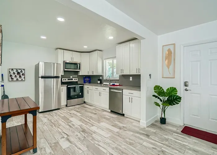 Singer Island Stunner 2 Br