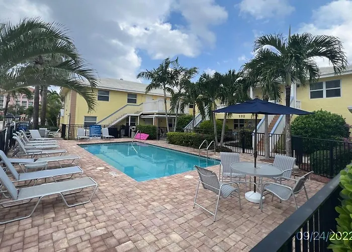 Cozy One-Bedroom Beach Apartment On Singer Island