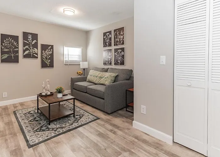 2 Bed 2 Bath Beach And Pool Unit
